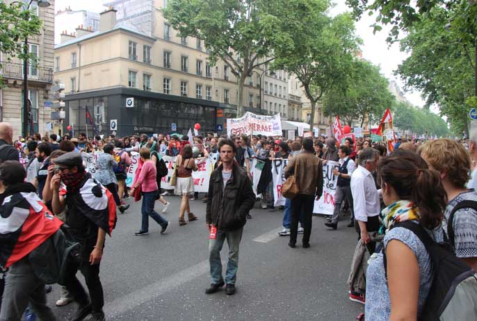 Cette extrême gauche qui marche contre l’extrême droite ? Les Français, eux, ne marchent plus dans la combine !