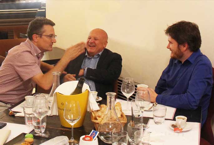 « Éléments doit une très grande part de son succès actuel aux marchands de journaux qui ont osé mettre en avant notre magazine »