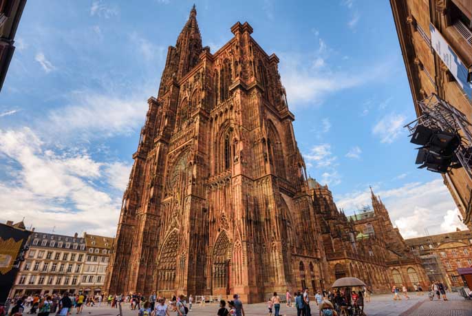 Le défi des bâtisseurs - La cathédrale de Strasbourg