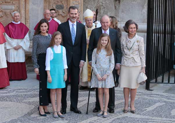 "Le Journal officiel des familles royales, désormais, c’est Closer, Gala ou Voici!"