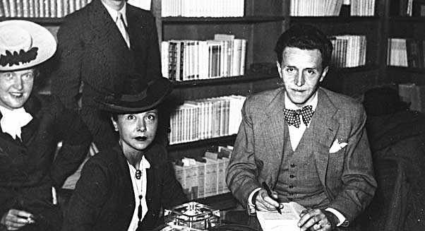 L’écrivain, la politique et le vestiaire