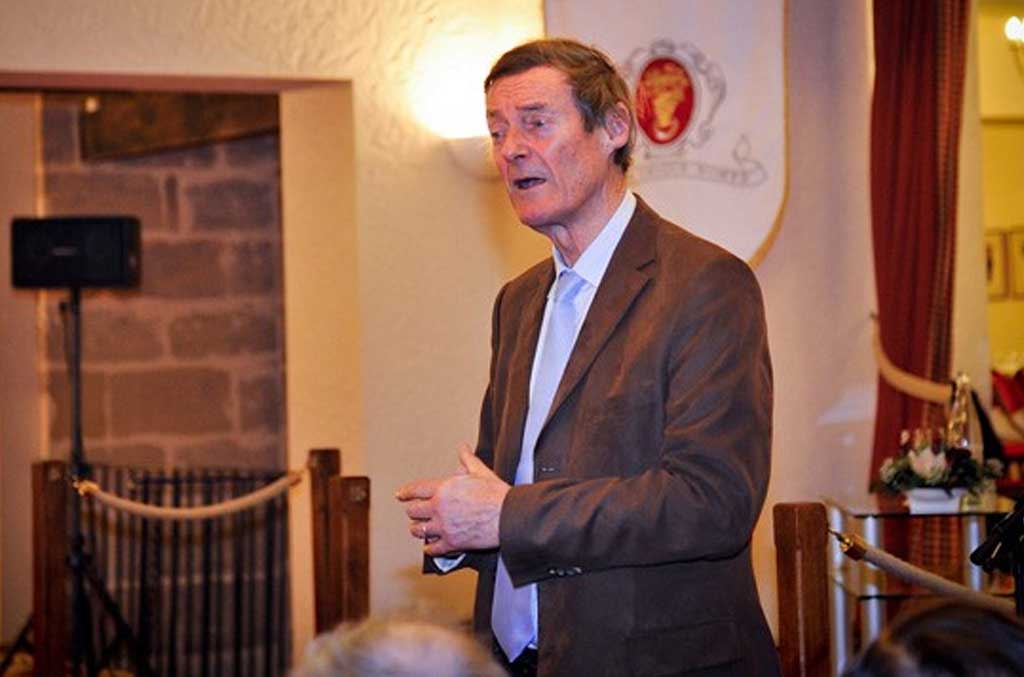 Les rapports complexes entre pouvoir politique et littérature en Russie