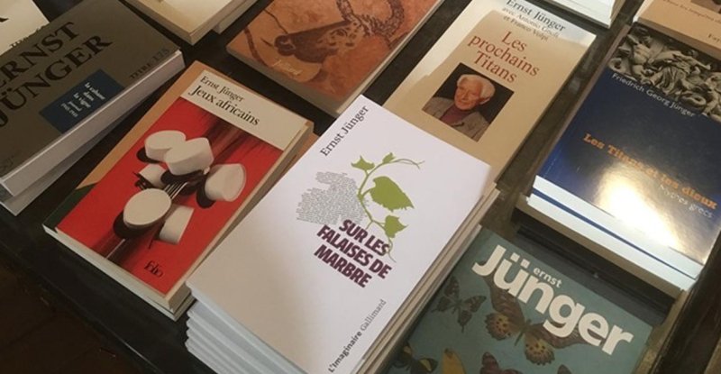 Couverture de la vidéo Ernst Jünger - Sur les falaises de marbre